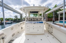 2018, Boston Whaler, 350 Outrage