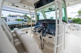 2018, Boston Whaler, 350 Outrage