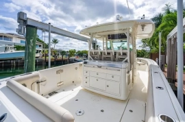 2018, Boston Whaler, 350 Outrage