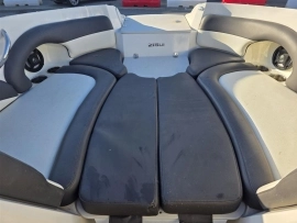 2015, Stingray, 215 LR