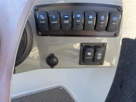 2015, Stingray, 215 LR