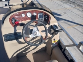 2013, Sun Tracker, 22 DLX Fishing Barge