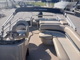 2013, Sun Tracker, 22 DLX Fishing Barge