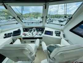 1994, Hatteras, Cockpit