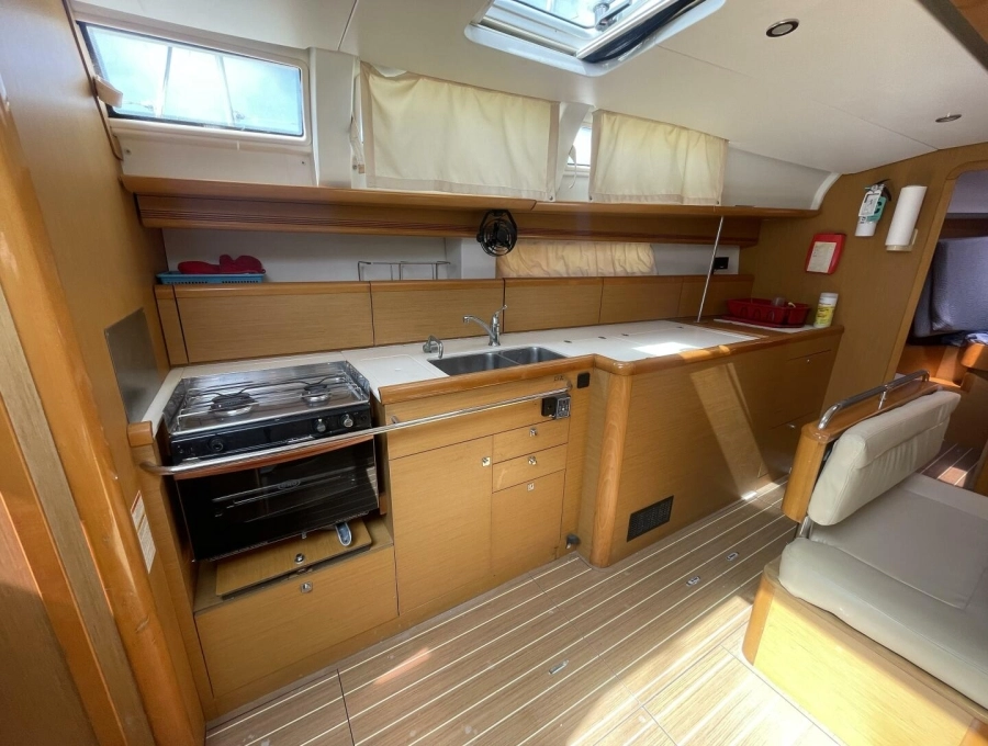 2010, Jeanneau, 44I