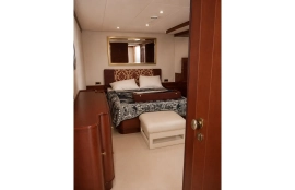 1991, 120 Motor Yacht