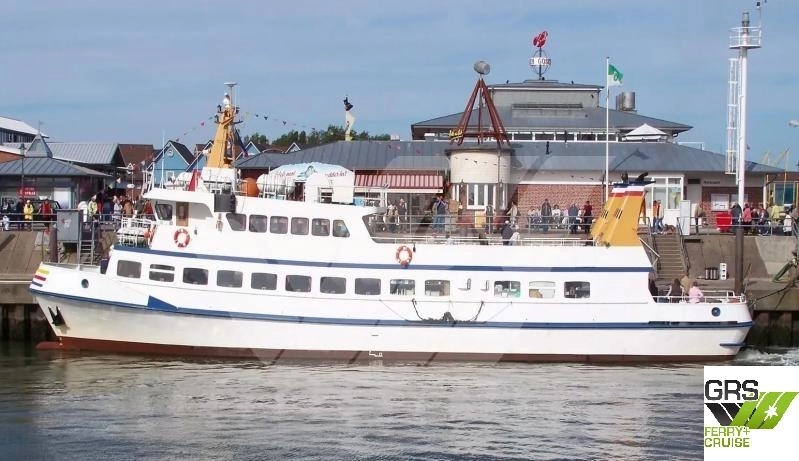 Laid Up / Interior Main Deck emptied / 37m / 283 p