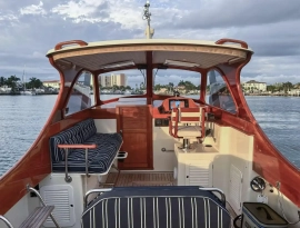 1995, Hinckley, 36 Picnic Boat