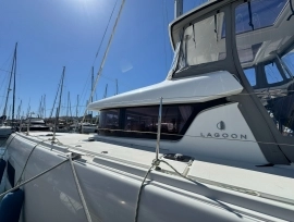 2020, Lagoon, 42 3-cabin Owners version